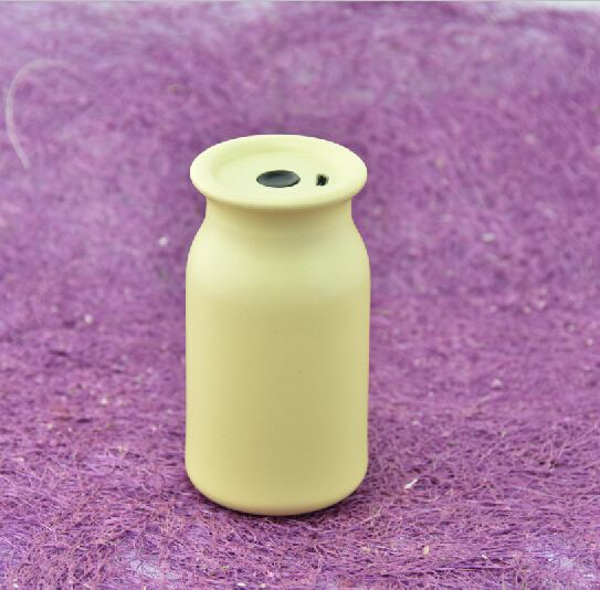 Bottle warm hand